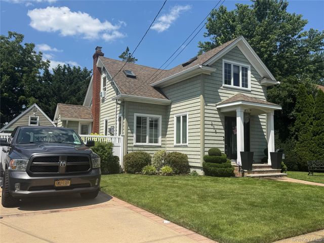 238 Laclede Avenue, Uniondale, NY 11553