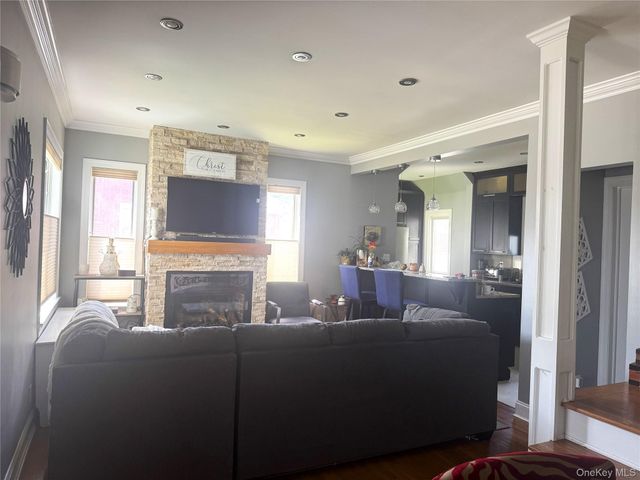 238 Laclede Avenue, Uniondale, NY 11553