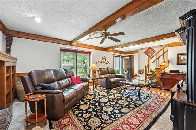 14915 W 84TH Terrace, Lenexa, KS 66215