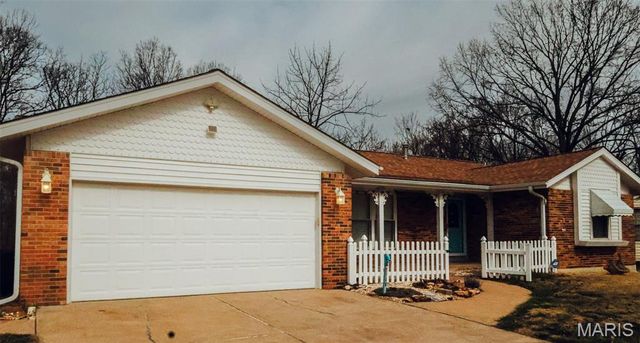 2111 Chatport Road, Oakville, MO 63129