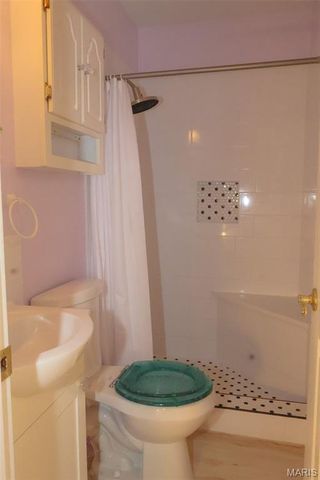 2111 Chatport Road, Oakville, MO 63129