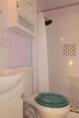 2111 Chatport Road, Oakville, MO 63129