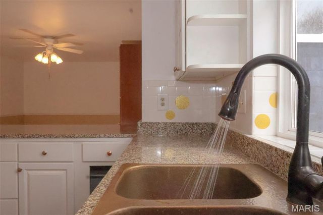 2111 Chatport Road, Oakville, MO 63129