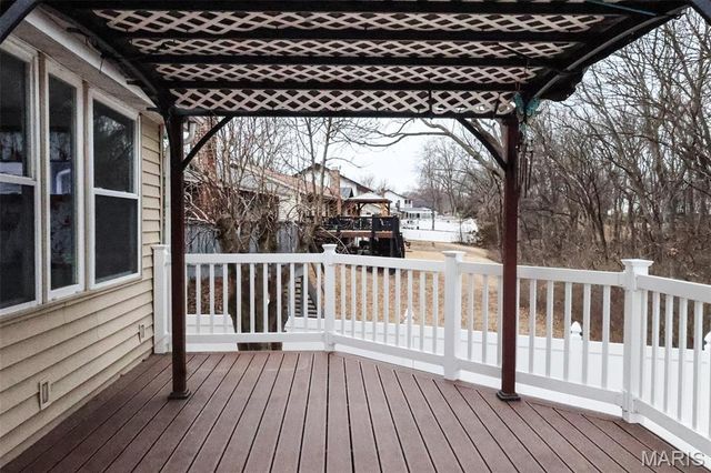 2111 Chatport Road, Oakville, MO 63129