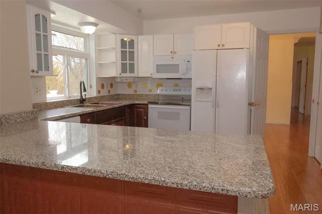 2111 Chatport Road, Oakville, MO 63129