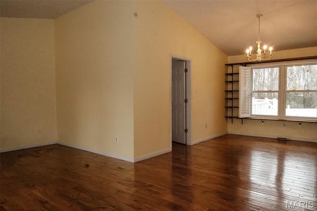 2111 Chatport Road, Oakville, MO 63129