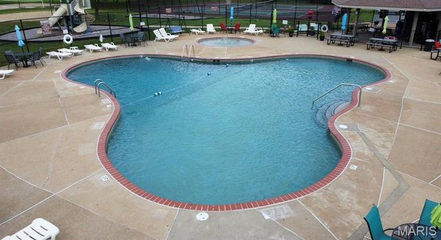 2111 Chatport Road, Oakville, MO 63129