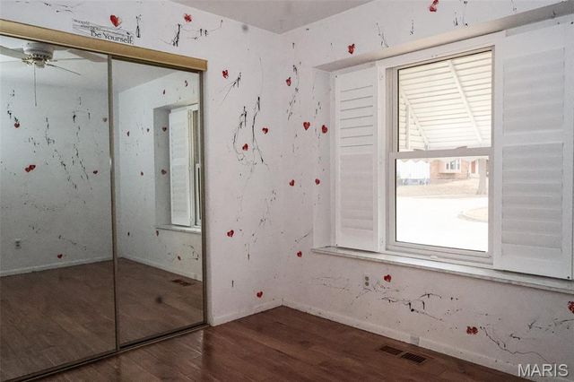 2111 Chatport Road, Oakville, MO 63129