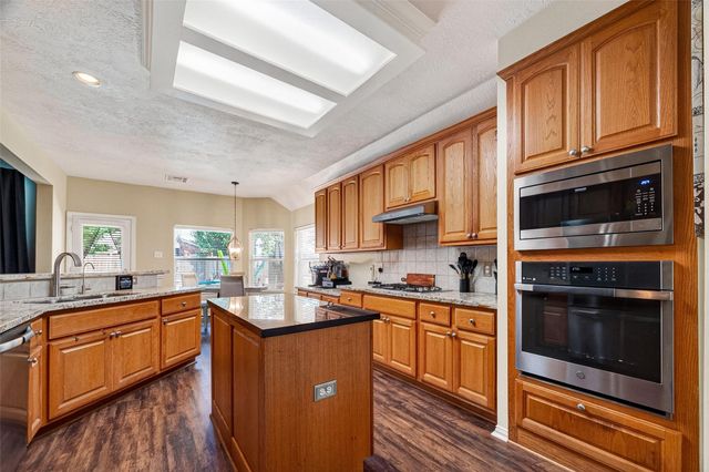 3115 Millbrook Drive, Pearland, TX 77584