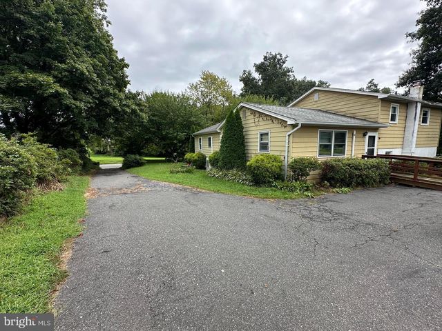 246 CENTER RD, Elmer, NJ 08318