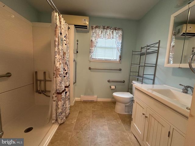 246 CENTER RD, Elmer, NJ 08318