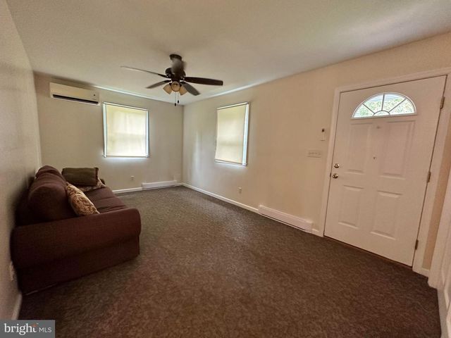 246 CENTER RD, Elmer, NJ 08318