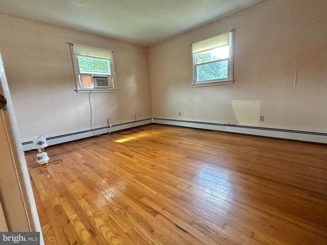 246 CENTER RD, Elmer, NJ 08318