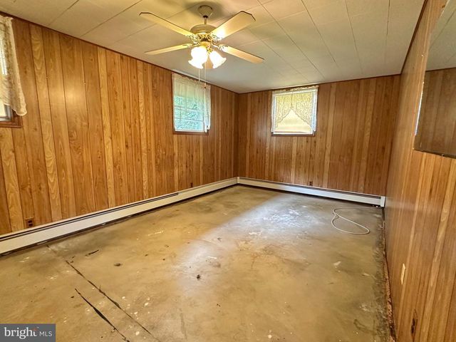 246 CENTER RD, Elmer, NJ 08318