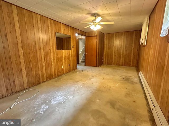 246 CENTER RD, Elmer, NJ 08318