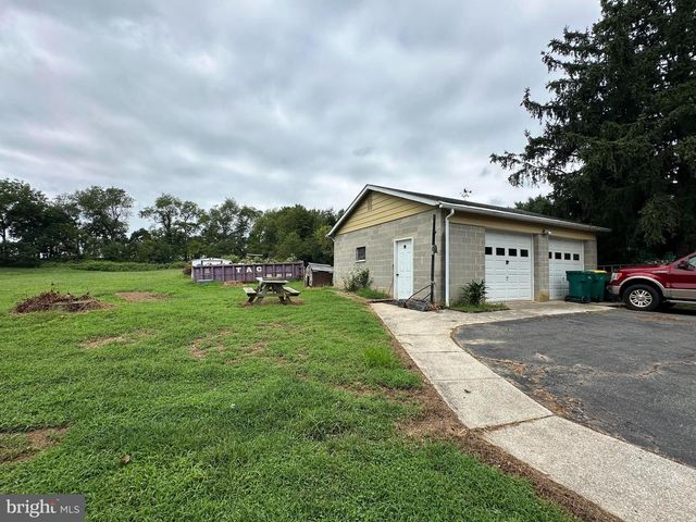 246 CENTER RD, Elmer, NJ 08318
