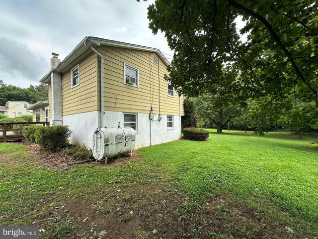 246 CENTER RD, Elmer, NJ 08318