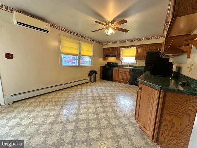 246 CENTER RD, Elmer, NJ 08318