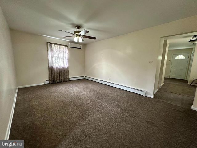 246 CENTER RD, Elmer, NJ 08318