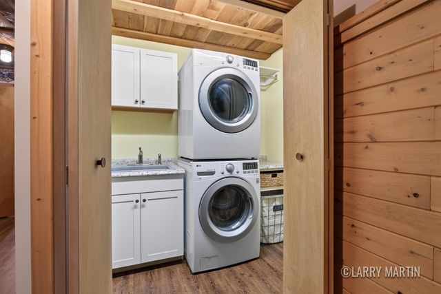 1895 W Lakewood Boulevard, Holland, MI 49424