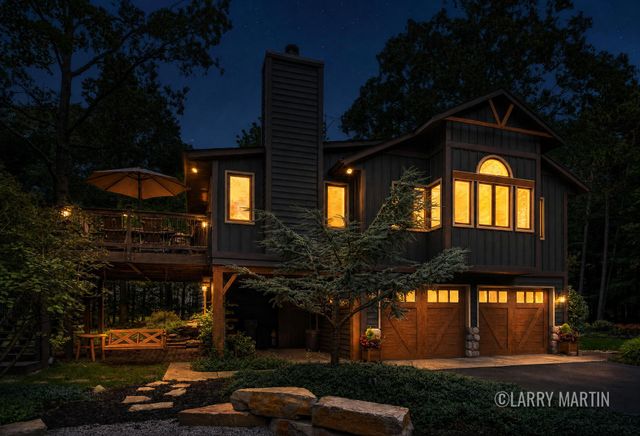 1895 W Lakewood Boulevard, Holland, MI 49424