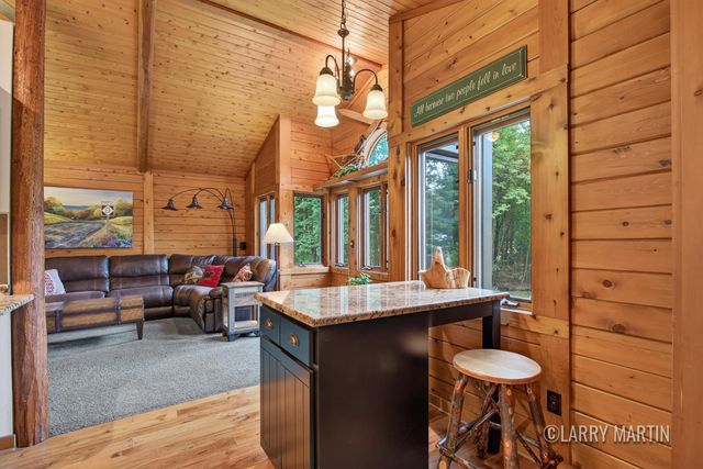 1895 W Lakewood Boulevard, Holland, MI 49424