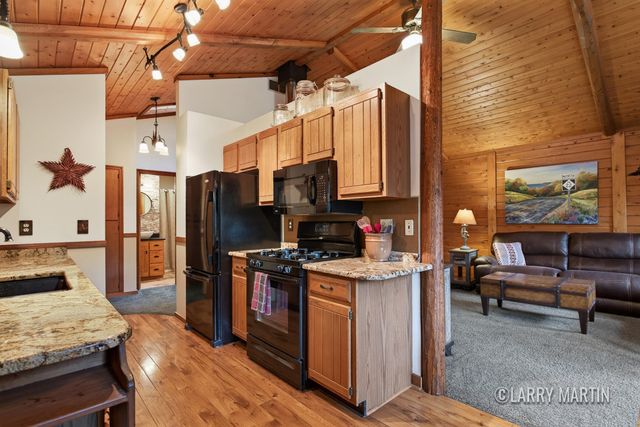 1895 W Lakewood Boulevard, Holland, MI 49424