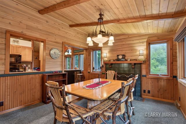 1895 W Lakewood Boulevard, Holland, MI 49424