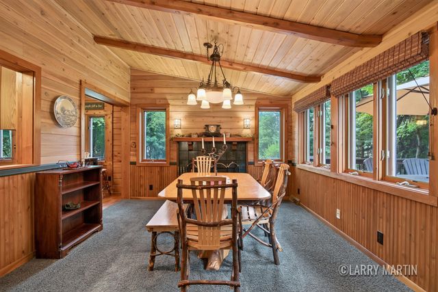 1895 W Lakewood Boulevard, Holland, MI 49424