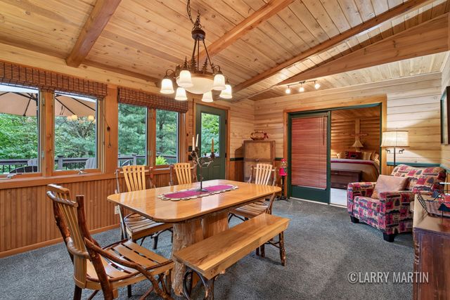 1895 W Lakewood Boulevard, Holland, MI 49424