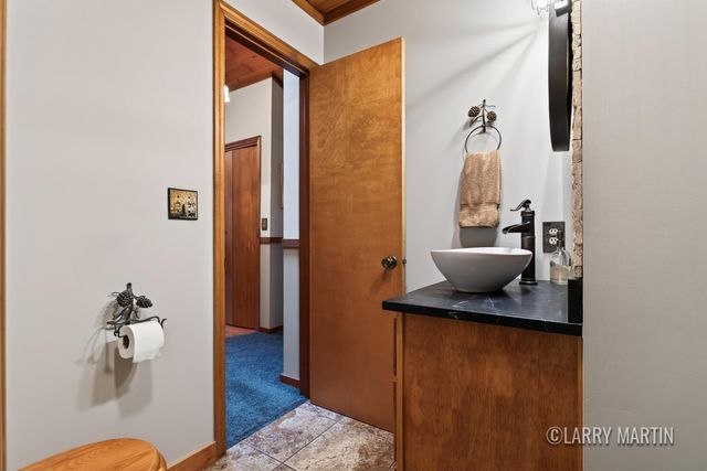 1895 W Lakewood Boulevard, Holland, MI 49424