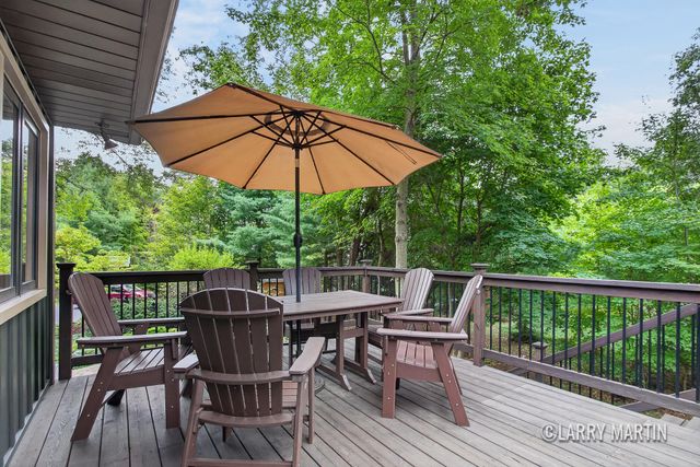 1895 W Lakewood Boulevard, Holland, MI 49424