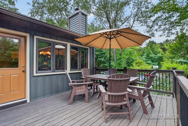 1895 W Lakewood Boulevard, Holland, MI 49424
