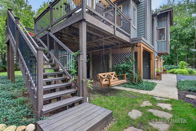 1895 W Lakewood Boulevard, Holland, MI 49424