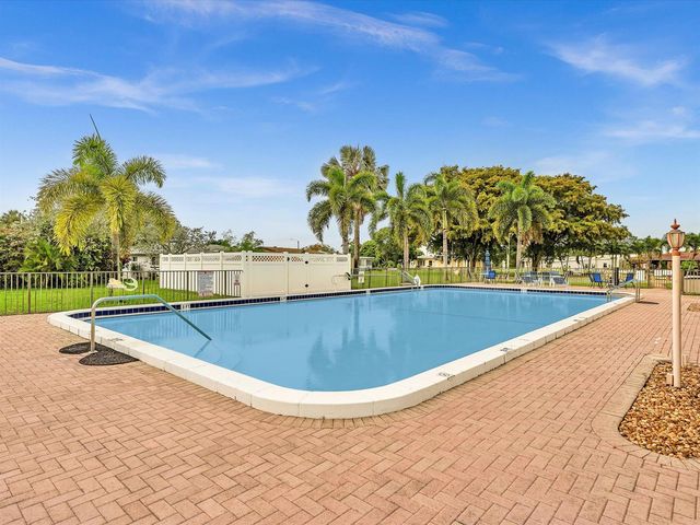 4514 NW 43rd Terrace, Tamarac, FL 33319