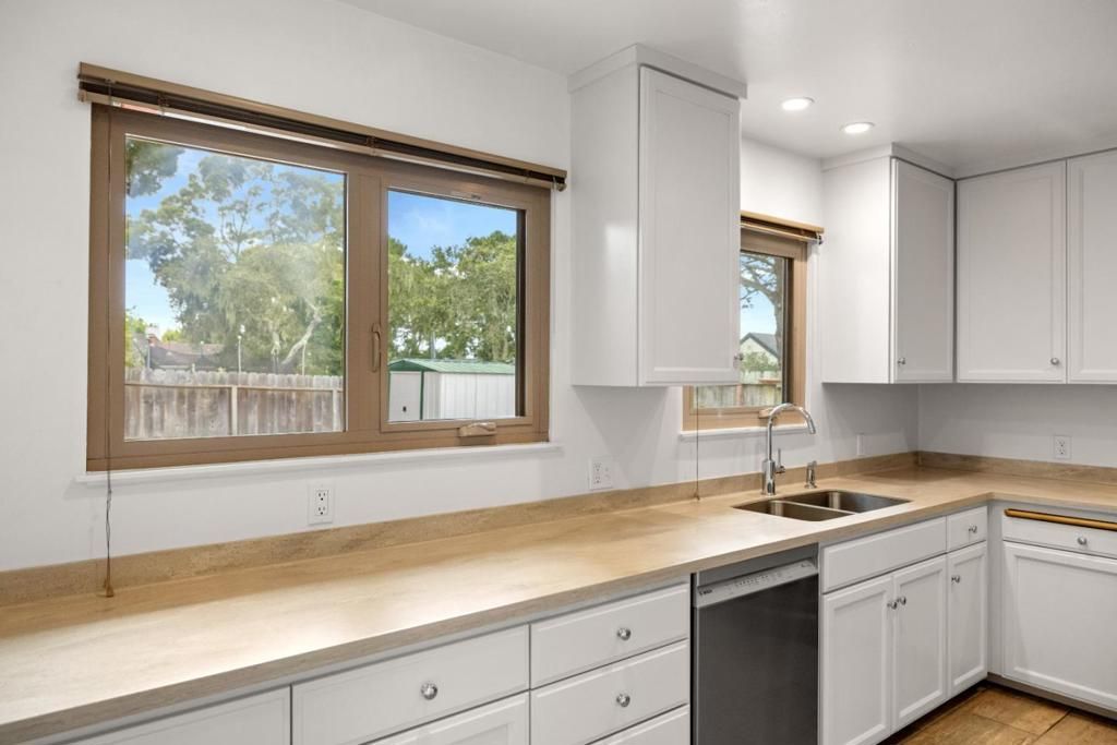 Image 5 of property listing at 36 Wellings Place, Monterey, CA 93940