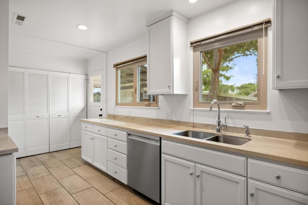 Image 7 of property listing at 36 Wellings Place, Monterey, CA 93940