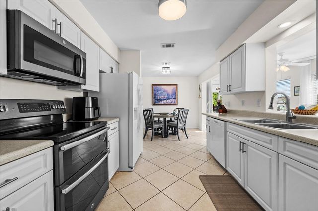 182 BOUNDARY BOULEVARD B, Rotonda West, FL 33947