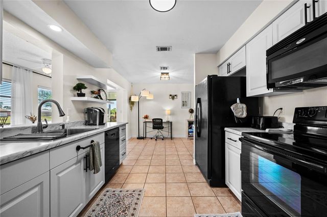 182 BOUNDARY BOULEVARD B, Rotonda West, FL 33947