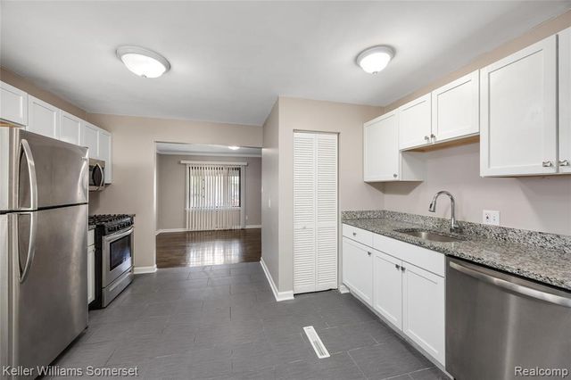 8289 Ford Avenue, Warren, MI 48089