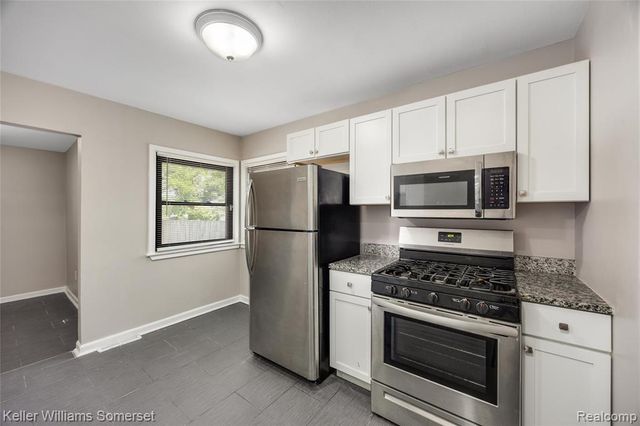 8289 Ford Avenue, Warren, MI 48089