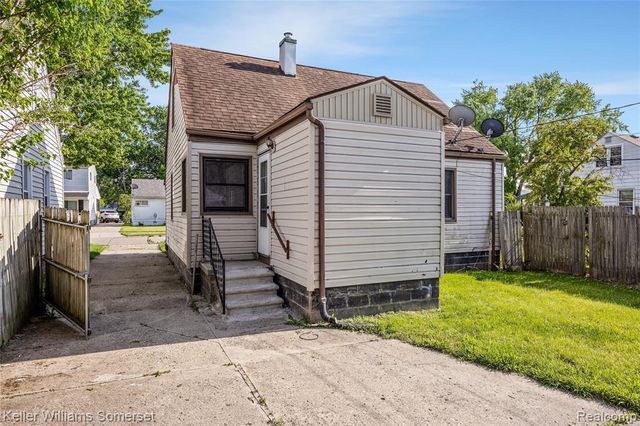 8289 Ford Avenue, Warren, MI 48089