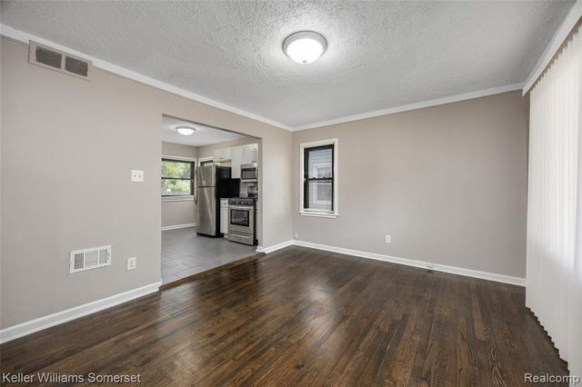8289 Ford Avenue, Warren, MI 48089