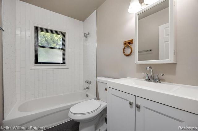 8289 Ford Avenue, Warren, MI 48089