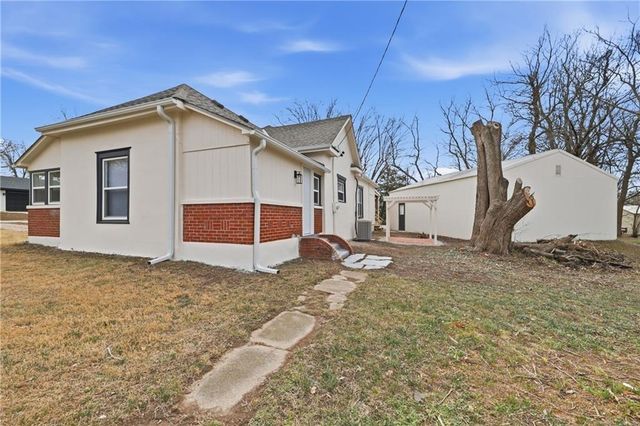 402 S Jefferson Street, Archie, MO 64725