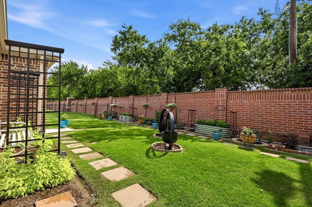8915 Twin Pines Lane, Frisco, TX 75036