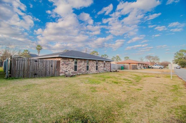 148 Fir St, Raceland, LA 70394