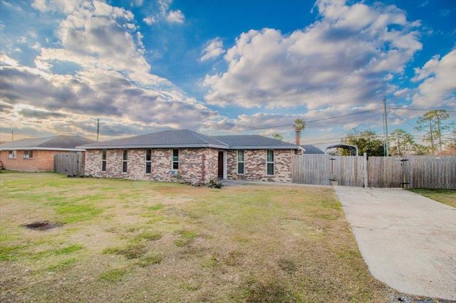 148 Fir St, Raceland, LA 70394