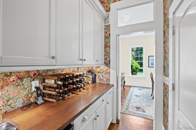 1492 Skunk Lane, Cutchogue, NY 11935