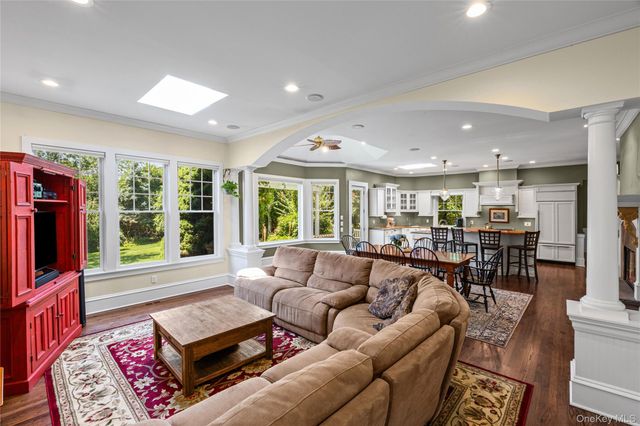1492 Skunk Lane, Cutchogue, NY 11935